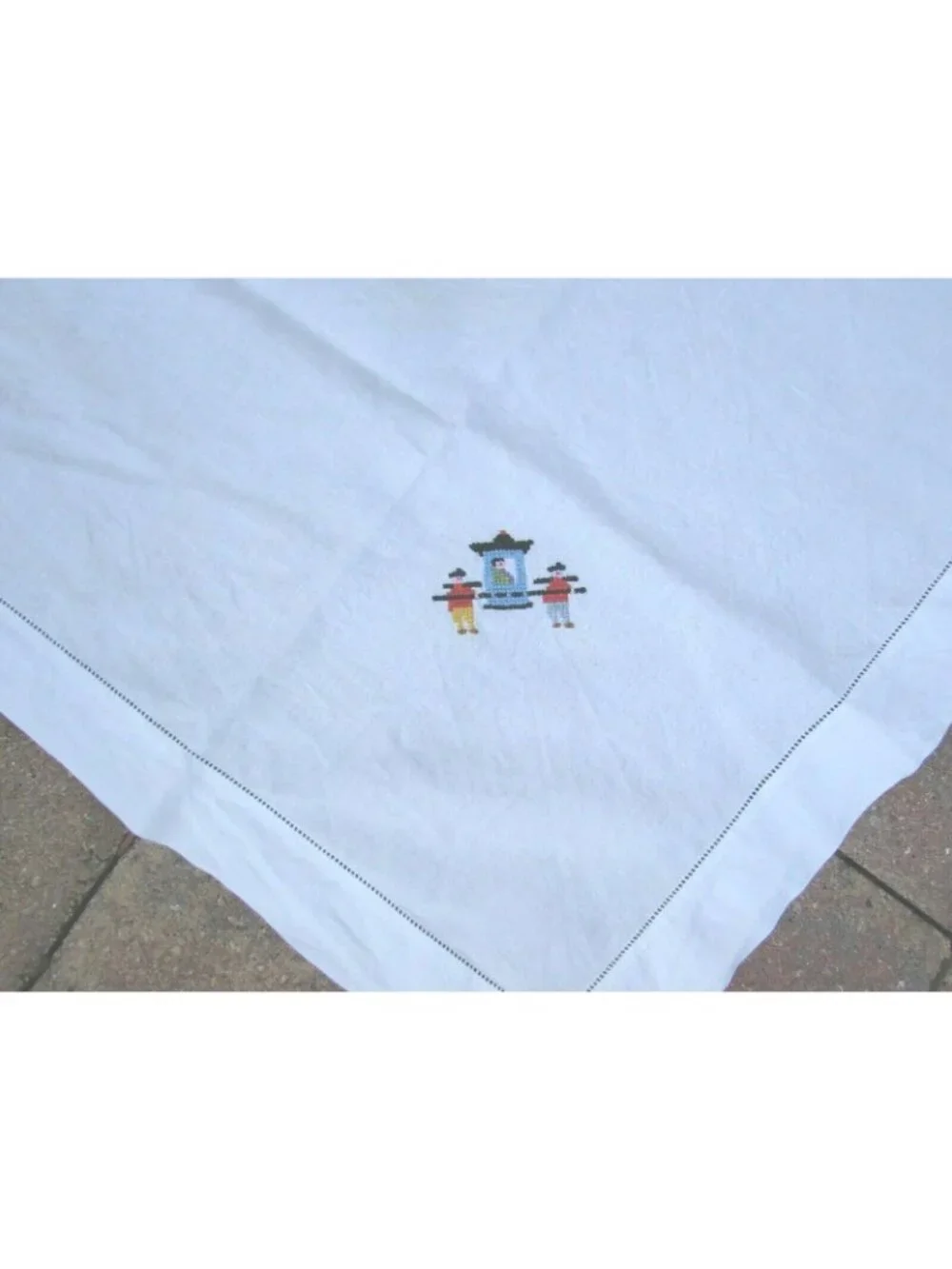 Vintage Asian Geisha Embroidered Table Cloth Card Tablecloth 46192